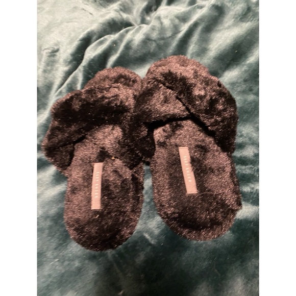 BLACK Susy shier fluffy slippers Size M/L - Picture 4 of 4
